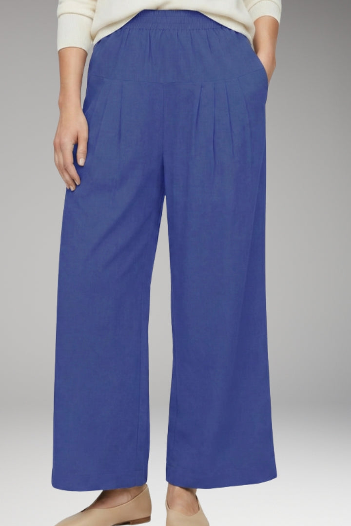 Women’s Wide-Leg Trousers with Pleated Front and Side Pockets