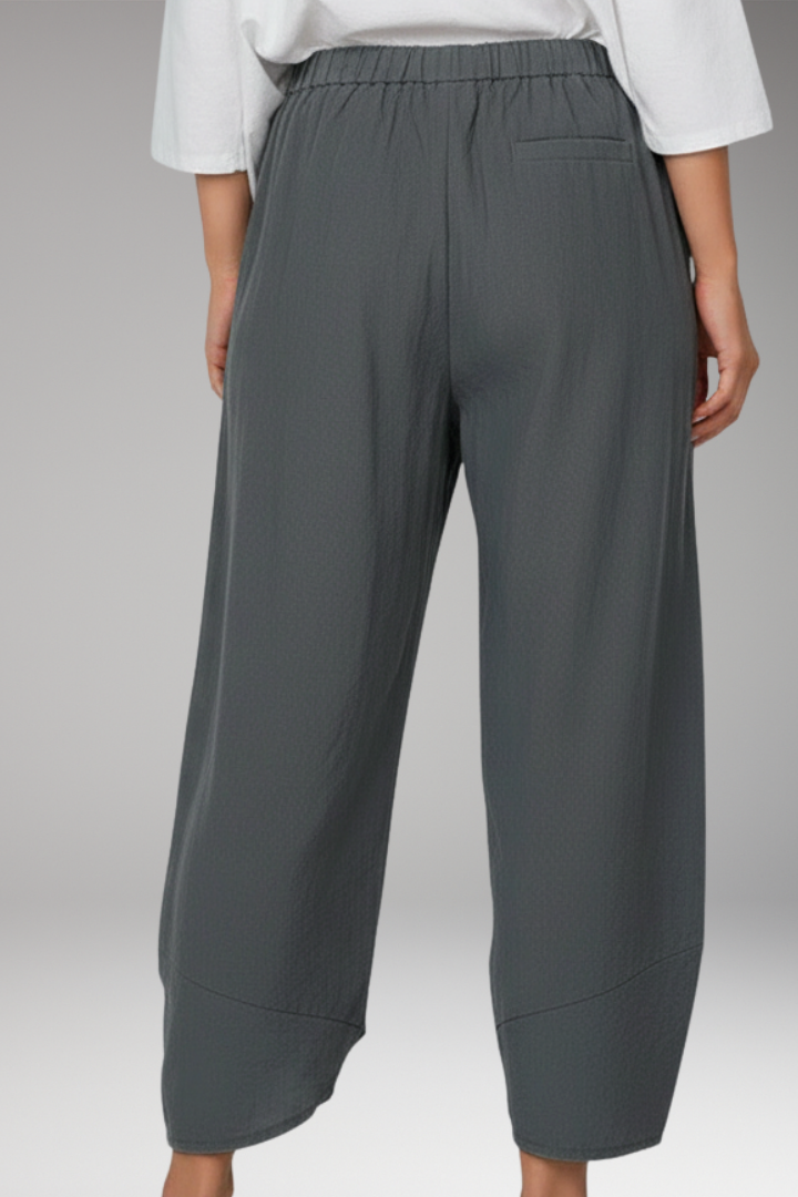 Women’s Cropped Trousers with Overlapping Hem and Side Pockets