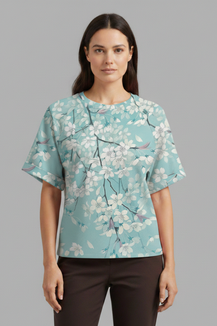 Women's Oversized T-Shirt with Round Neck and Rolled Cuffs