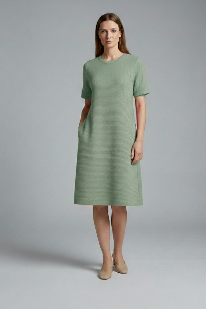 Women's Casual Dress with Relaxed Fit and Practical Pockets