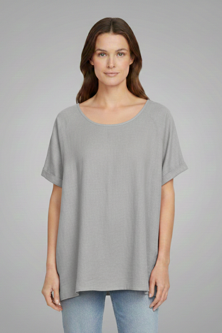 Women's Loose-Fitting T-Shirt with Short Sleeves and Wide Neck