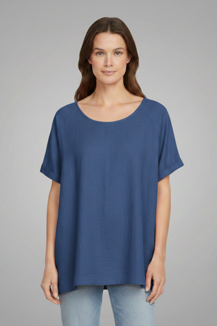 Women's Loose-Fitting T-Shirt with Short Sleeves and Wide Neck
