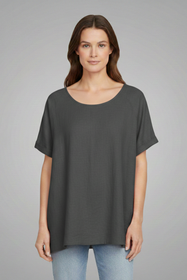 Women's Loose-Fitting T-Shirt with Short Sleeves and Wide Neck