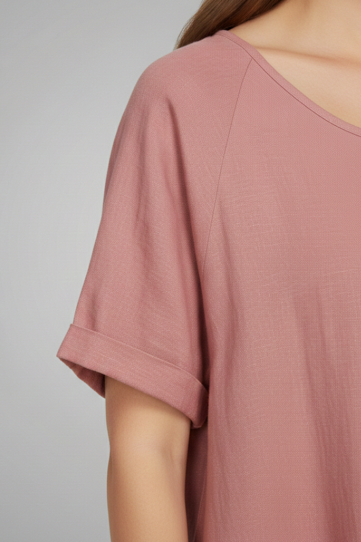Women's Loose-Fitting T-Shirt with Short Sleeves and Wide Neck