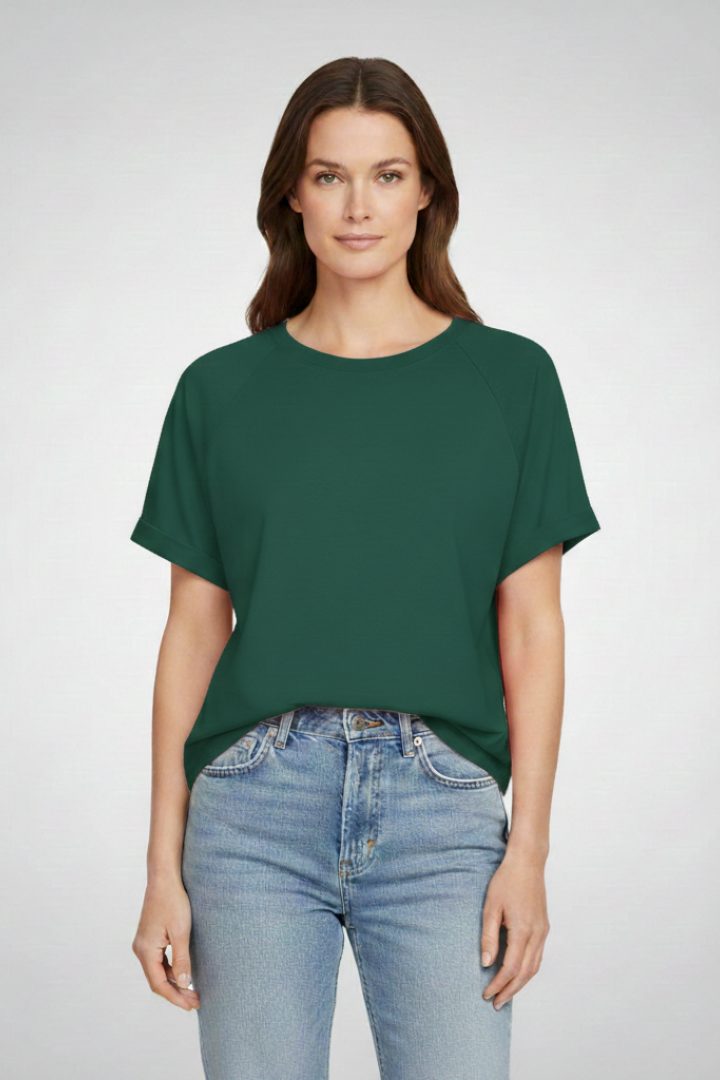 Women's Oversized T-shirt with Short Sleeves and Round Neck