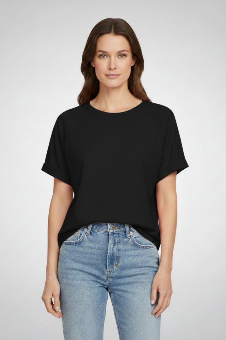 Women's Oversized T-shirt with Short Sleeves and Round Neck