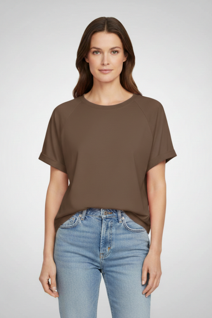 Women's Oversized T-shirt with Short Sleeves and Round Neck