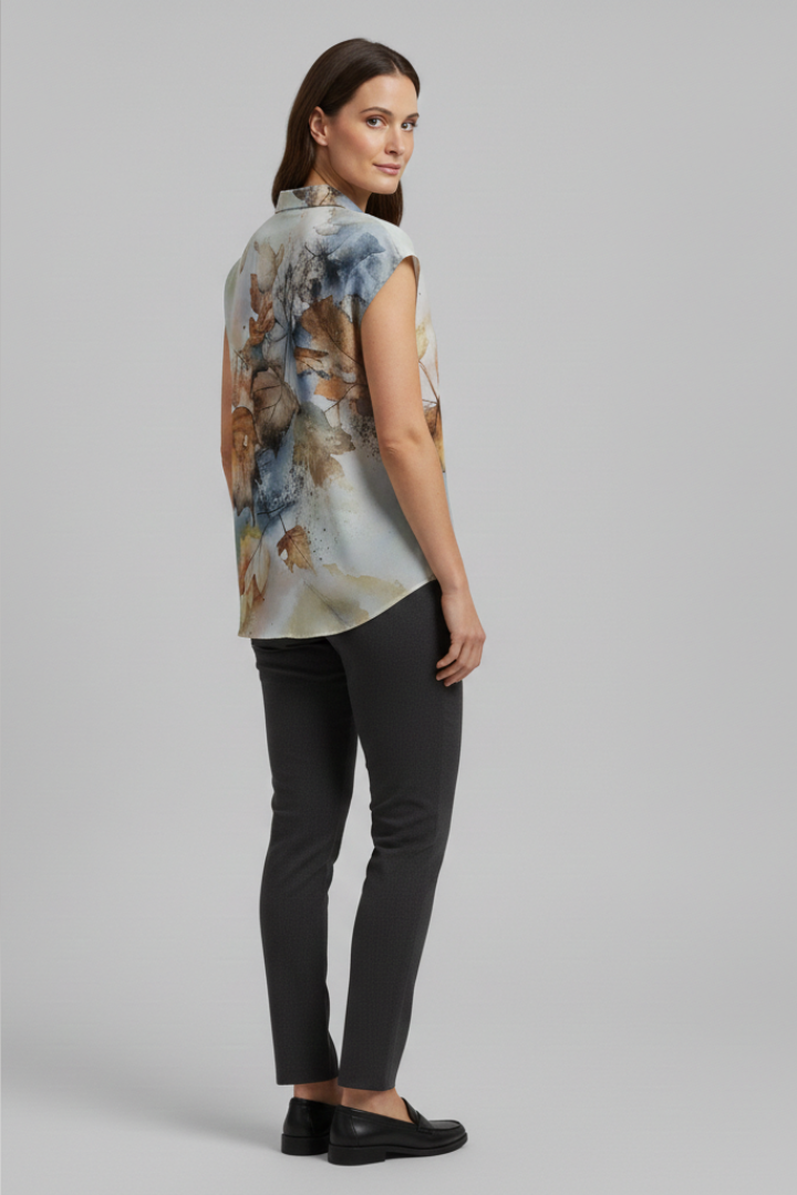 Women’s Summer Top with Collared Neckline and Button Fastening